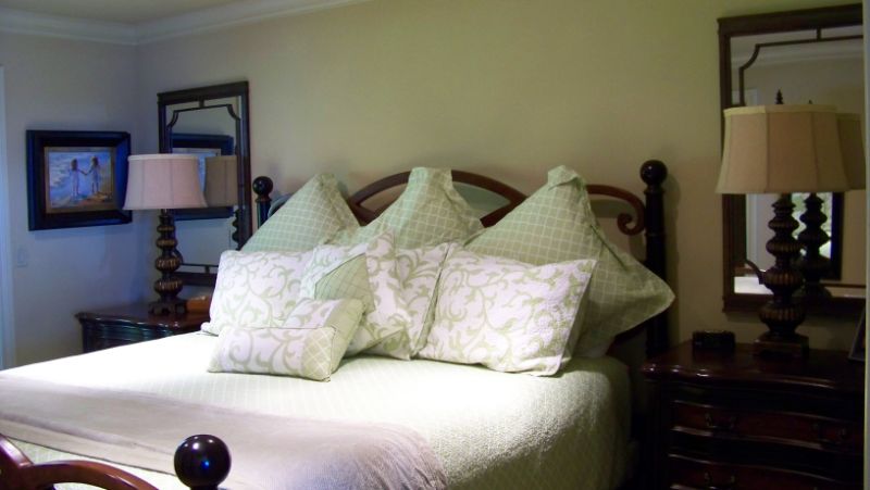 Inn bedroom with king-size bed.